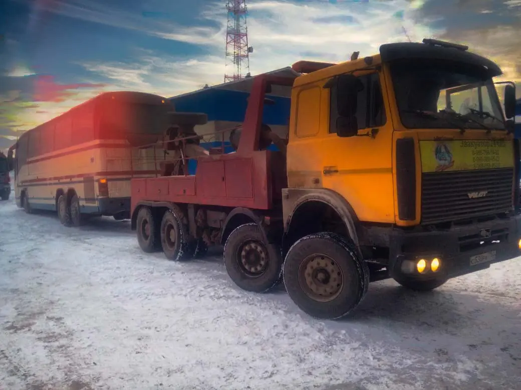 Буксировка автобуса  в Рузе методом частичной погрузки